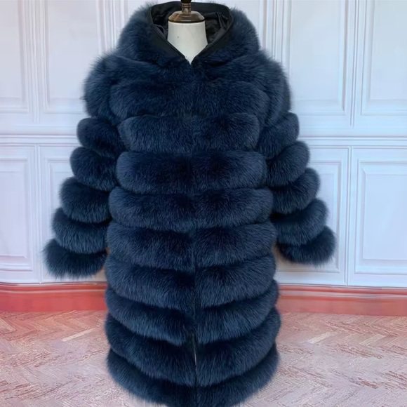 Luxurious Black Fur Coat with Hood real fur - Picture 4 of 4